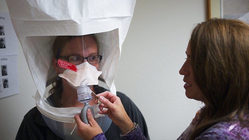 Fit-testing a respirator