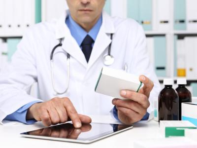 Doctor prescribing using electronic tablet