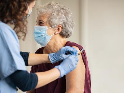 older woman vaccination